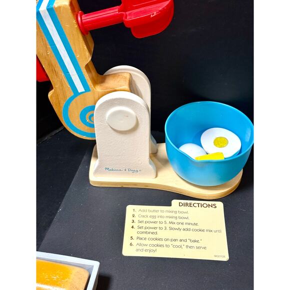 Melissa & Doug Wooden Make-a-Cake Mixer & chocolate chip cookie mix sets - Picture 8 of 9
